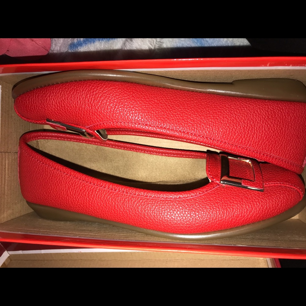 Red shoes only worn 1 time good as new